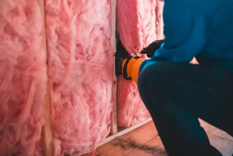 sprayfoamvsblowninsulation (1)