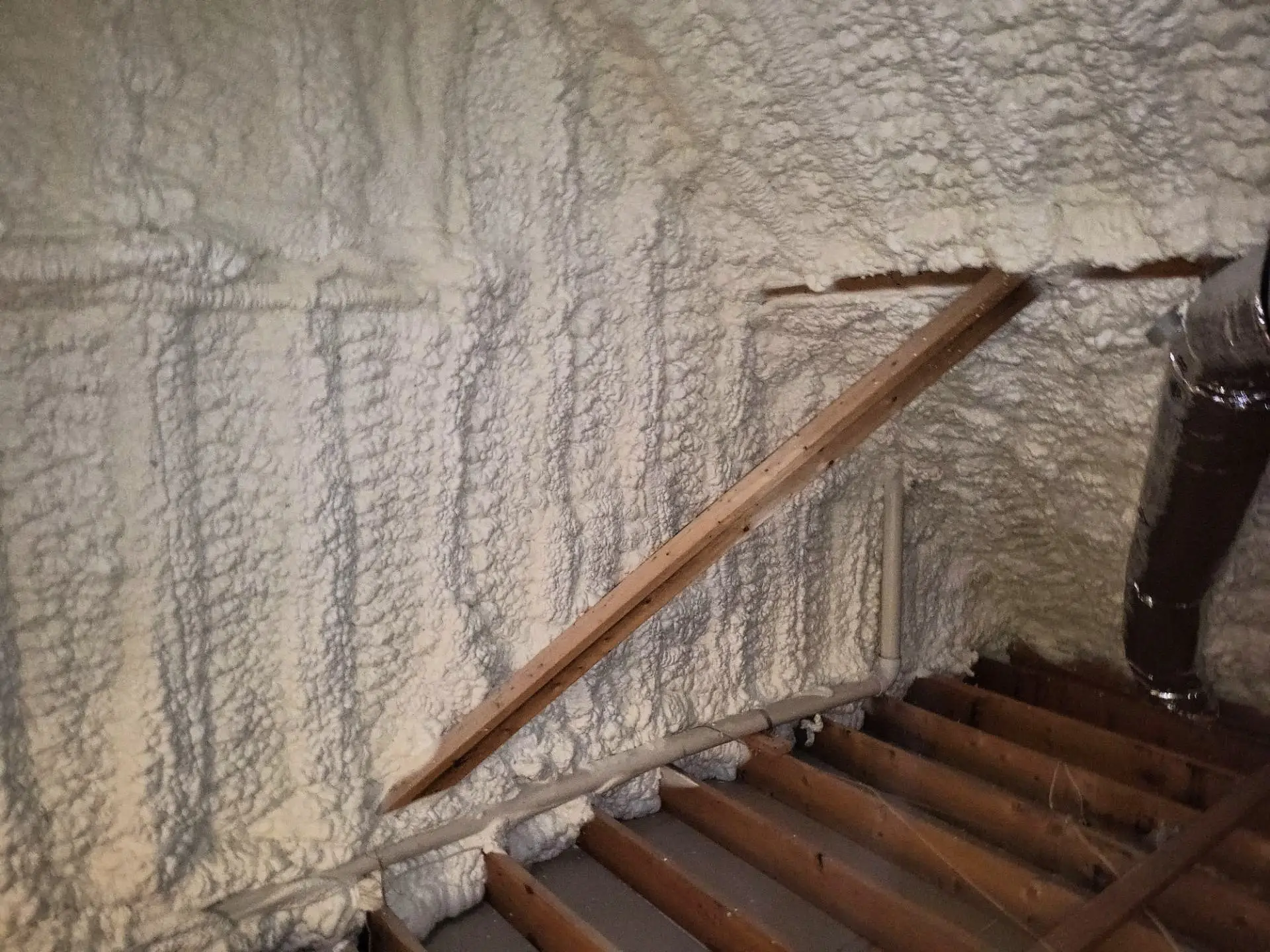 do insulation installers remove old insulation 2