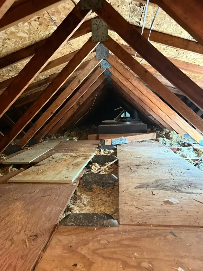 do insulation installers remove old insulation